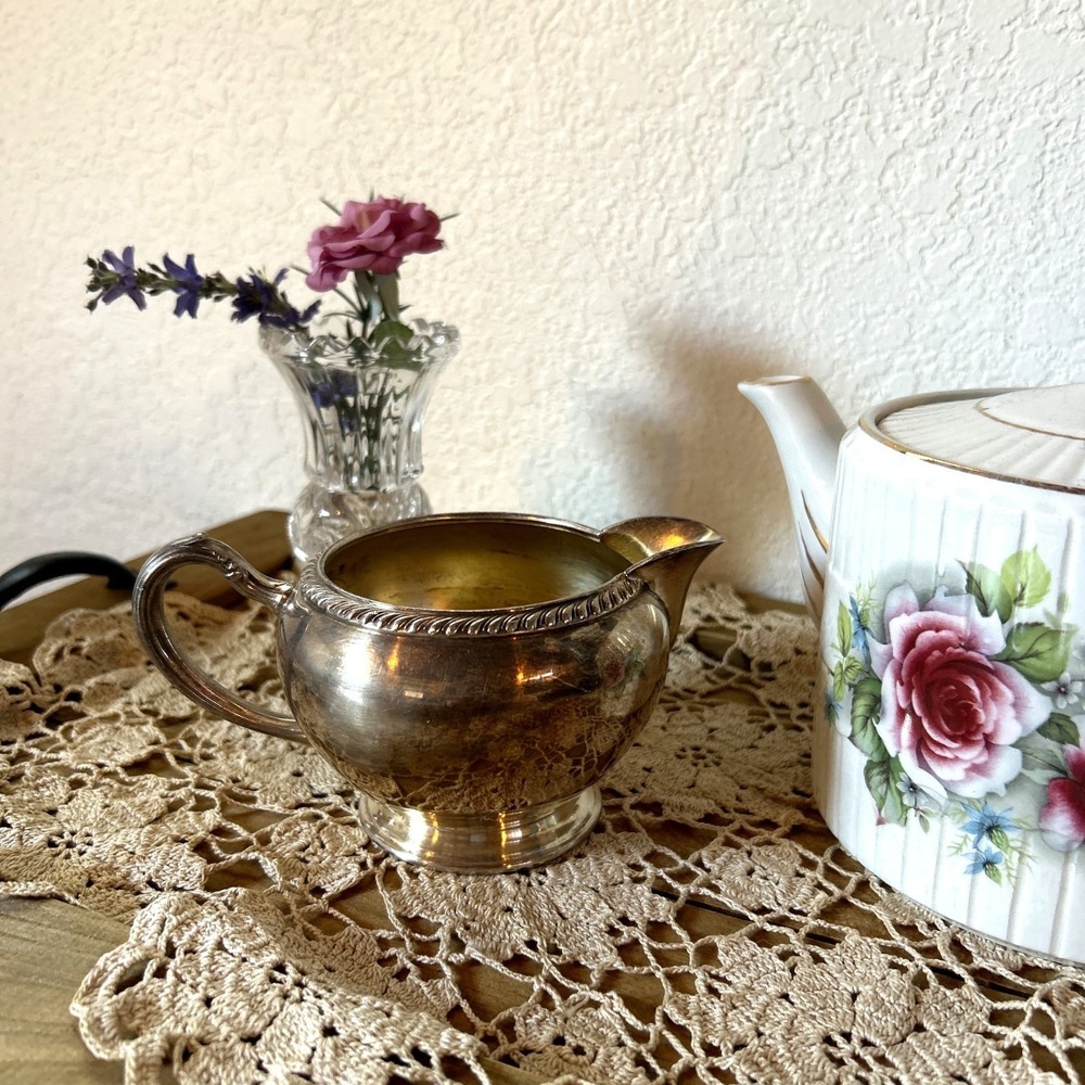 Vintage Oneida Fiesta Creamer Silver Plated‎ Cream Pitcher Mid Century Barware